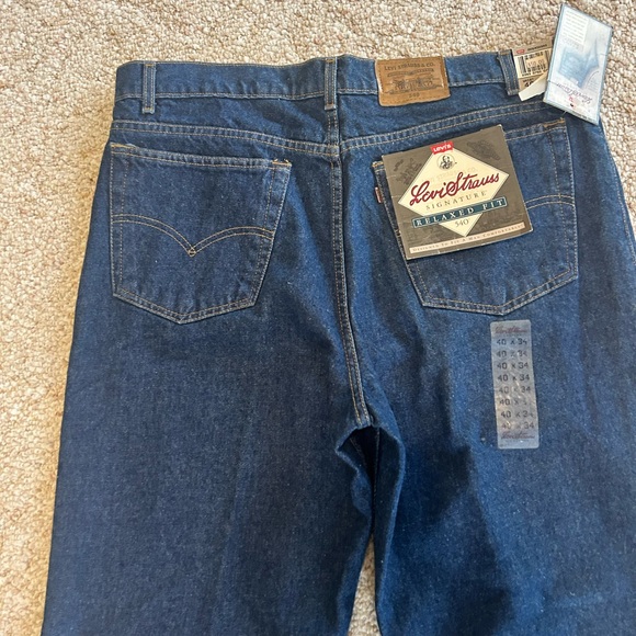 Vintage New Levi's Relaxed Fit Men's Dark Blue Jeans 40x34 - Picture 2 of 6
